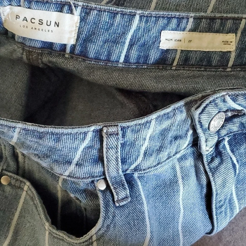 pacsun jeans women’s size 27 blue white Mom jean vertical stripes
